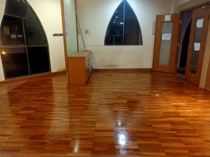 jasa-pemasangan-lantai-parket-kayu-di-bekasi-1